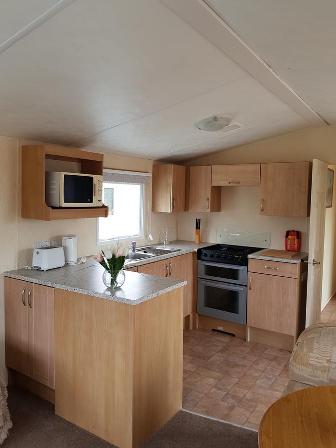 Pitch & Canvas - Self Catering At Broad Oak Farm Hotel Tattenhall Exterior photo